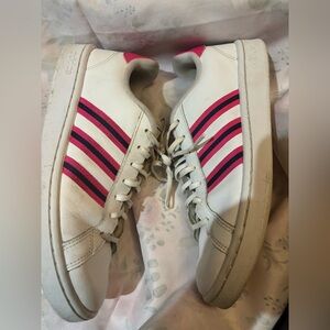 Adidas women’s size 9 sneakers with pink and navy stripe.
